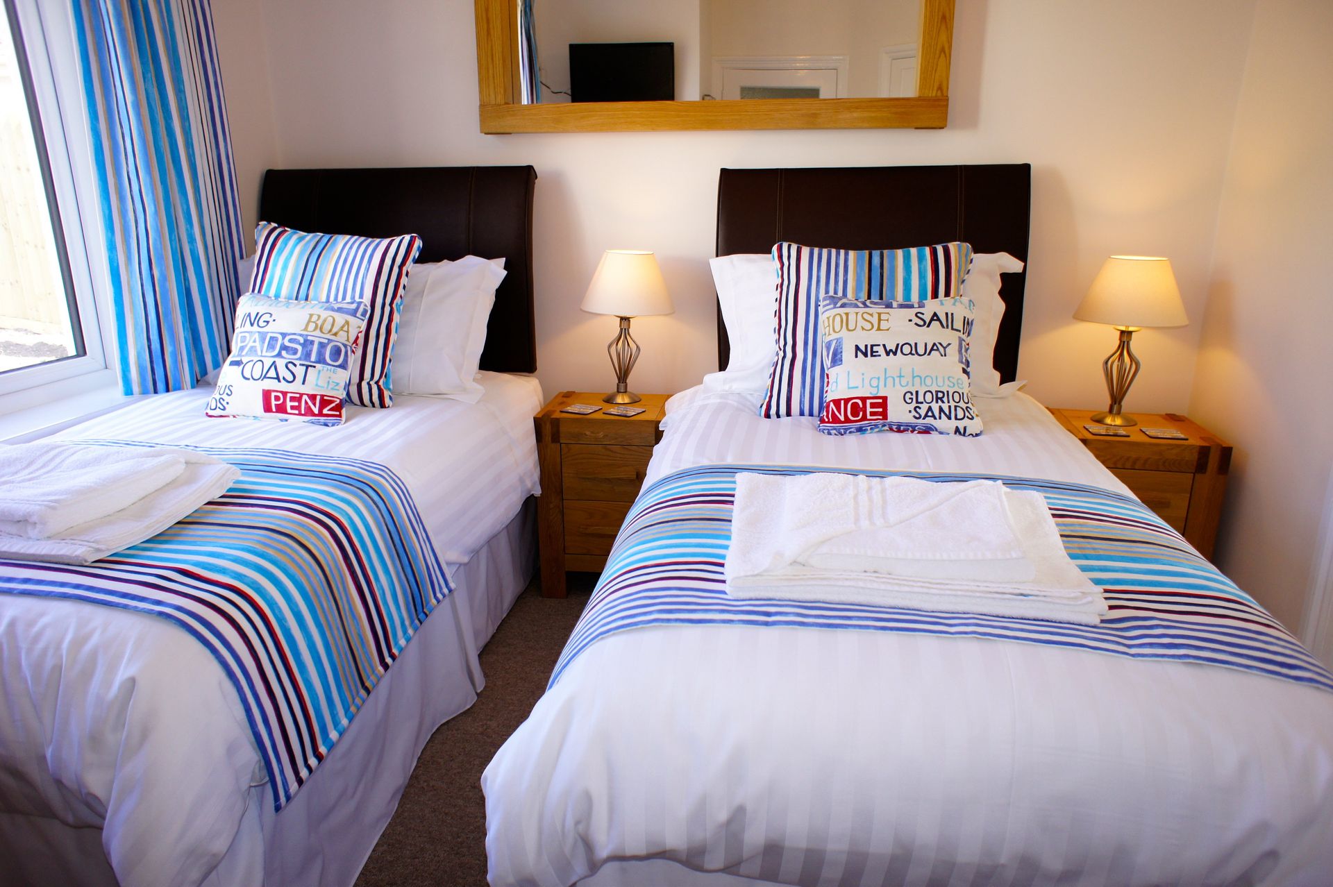 Deep Blue Shore Looe Cornwall - Bedroom Four on Ground Floor